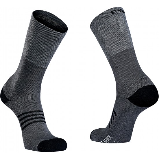 Zokni NORTHWAVE EXTREME PRO HIGH téli szürke/fluo sárga Șosete NORTHWAVE EXTREME PRO HIGH iarnă gri/fluo galben
