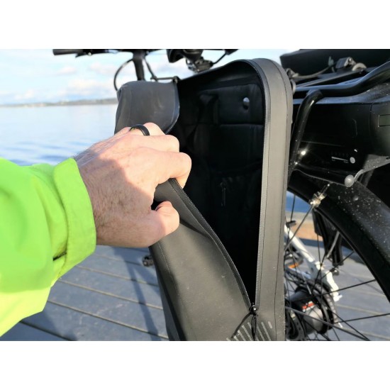 Geanta portbagaj SPECIALIZED Tailwind Right 17L - Negru Geanta portbagaj SPECIALIZED Tailwind Right 17L - Negru